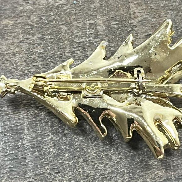 Vintage Beautiful Gold Tone and Rhinestone Jeweled Christmas Tree Brooch - Picture 9 of 10